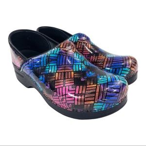 womens dansko clogs size 40